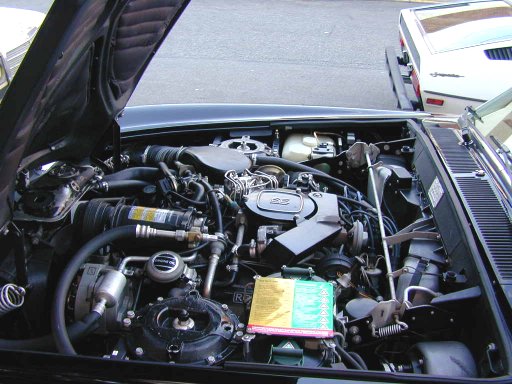 Engine of the Rolls-Royce Corniche II from 1986.