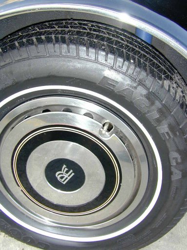Wheelcover of the Rolls-Royce Corniche II from 1986.